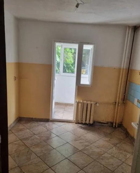 Apartament cu 3 camere decomandat în Liviu Rebreanu