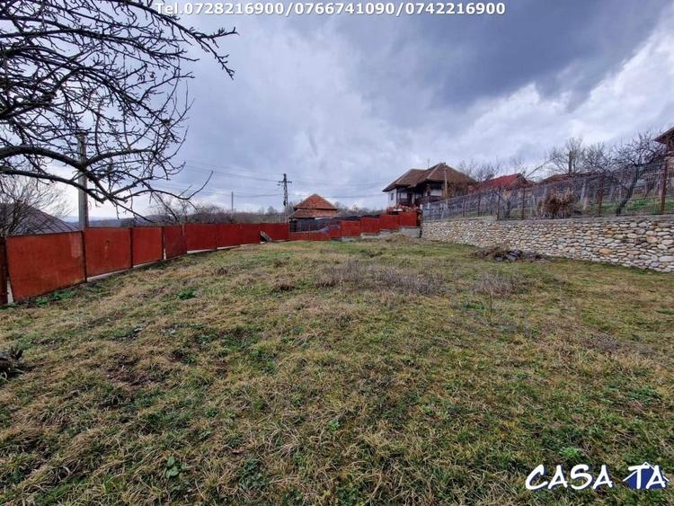 Casă individuală cu 2 camere cu Teren 1543 Mp în Central