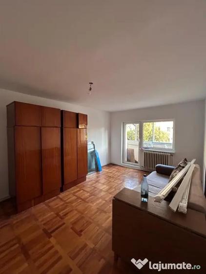 Apartament cu 3 camere decomandat în Mărăști