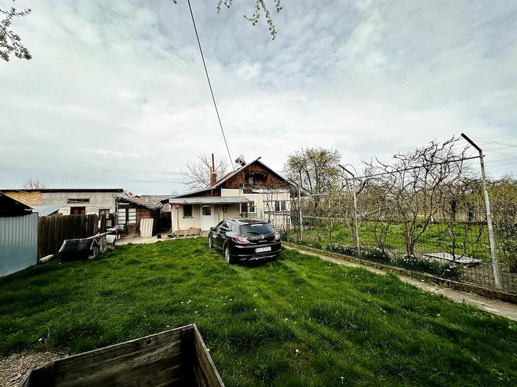 Casă cu Teren 2470 Mp în Mârțești
