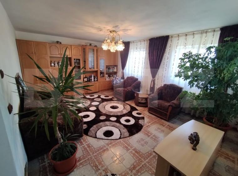 Casă individuală cu 4 camere cu Garaj în Brădești