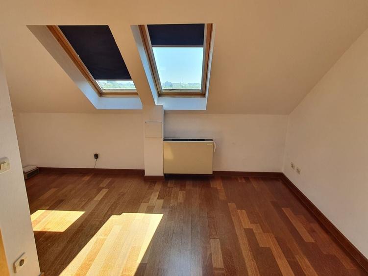 Penthouse cu 3 camere decomandat, mobilat în Domenii