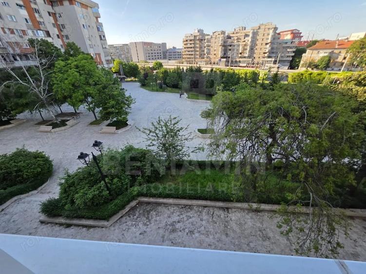 Apartament cu 4 camere semidecomandat în Ultracentral