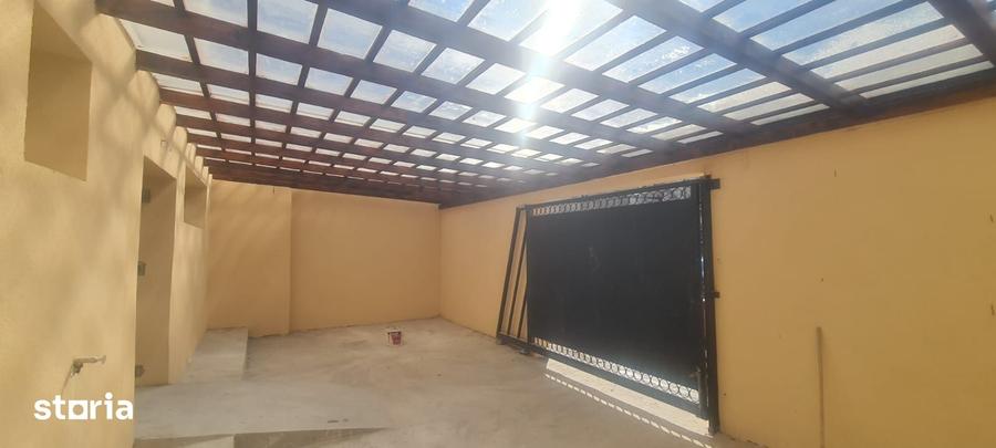 Spațiu comercial, de 220 mp, în Răcădău