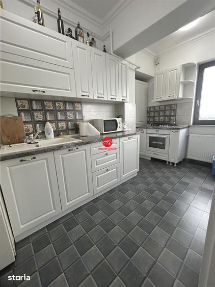 Apartament cu 2 camere decomandat în Far