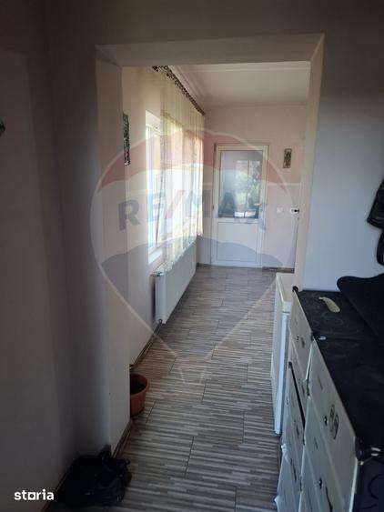 Casa / Vila cu 4 camere de vanzare - 2