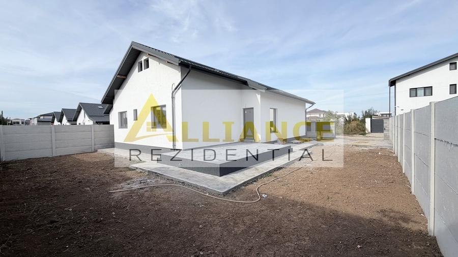 Casă individuală cu 4 camere cu Canalizare în Berceni