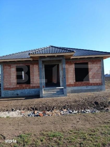Casă cu 4 camere cu Teren 600 Mp în Botiz