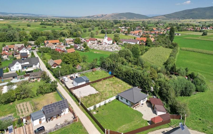 Teren Construcții intravilan de 1000 mp, în Băcel