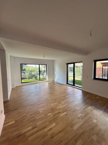 Duplex cu 4 camere cu Canalizare în Florești