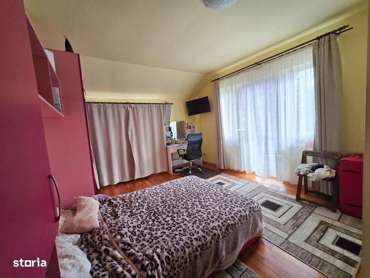 Casă cu 4 camere în Bună Ziua