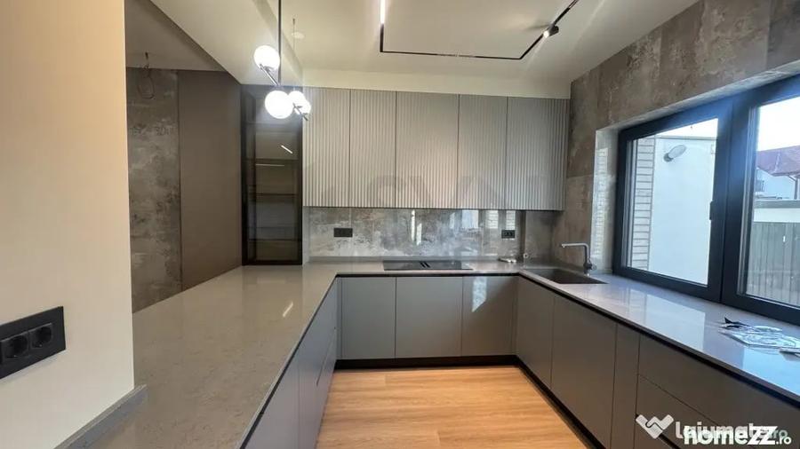 Casă cu 5 camere cu Teren 300 Mp în Băneasa