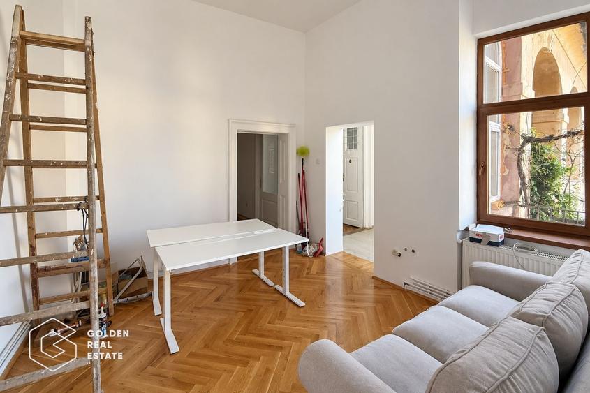 Apartament cu 3 camere semidecomandat, mobilat în Ultracentral
