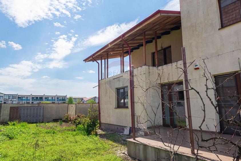 Casă individuală cu 4 camere cu Teren 580 Mp în Nord