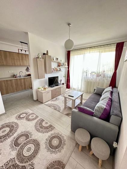 Apartament cu 3 camere semidecomandat, mobilat în Mărăști