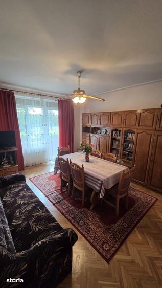 Casă cu 3 camere cu Teren 204 Mp în Bercu Roșu
