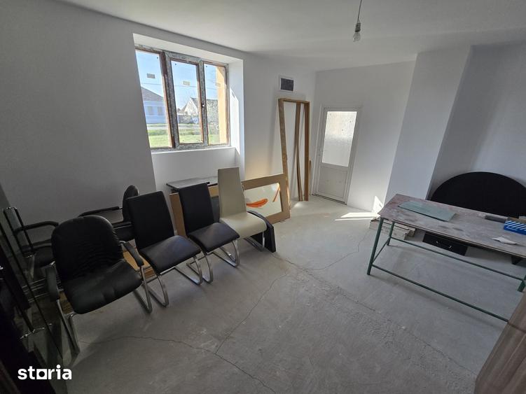 Casă cu 7 camere cu Teren 1775 Mp în Zădăreni