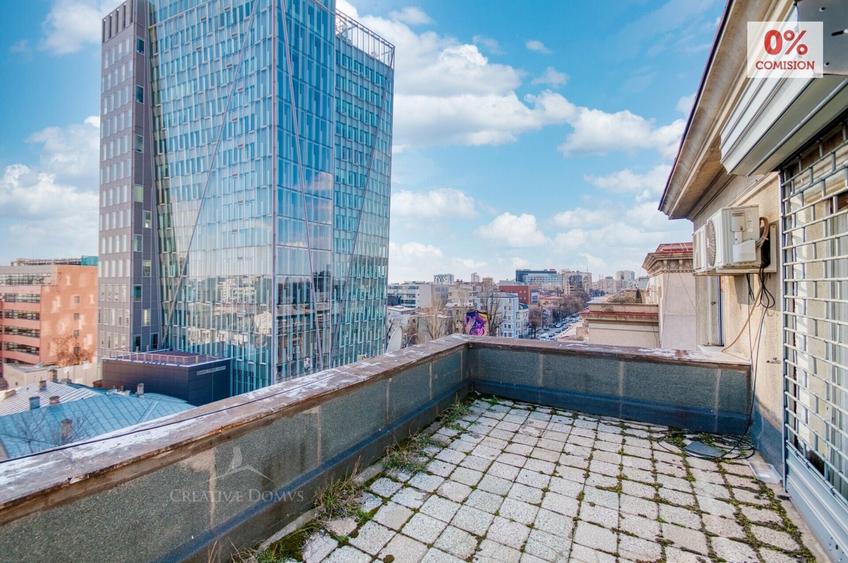 Apartament cu 5 camere decomandat în P-ța Victoriei