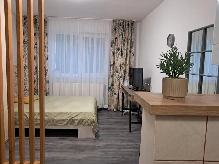 Garsonieră decomandată în Central