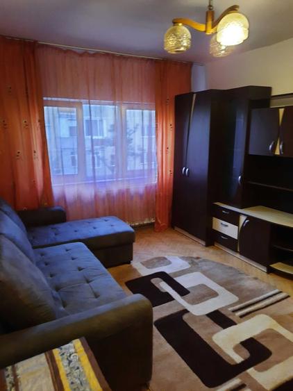 Apartament cu 2 camere semidecomandat în Nufărul