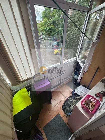 Apartament cu 3 camere decomandat în Lujerului