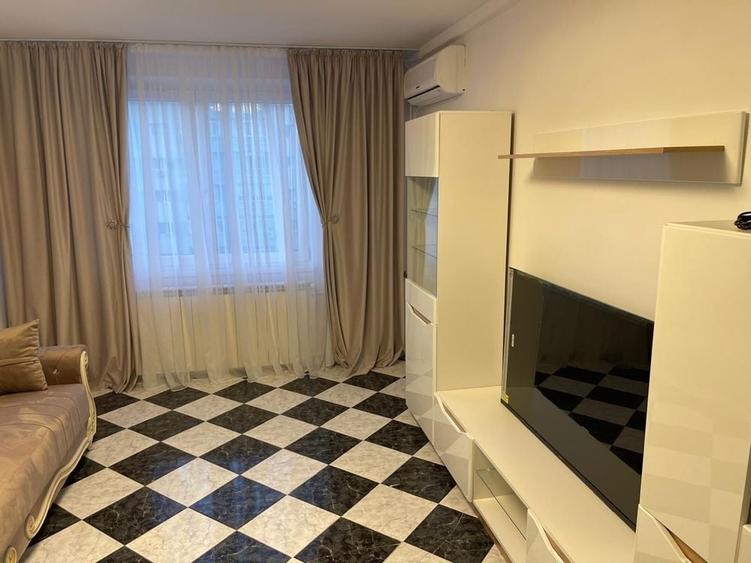 Apartament cu 3 camere decomandat în Dobroești