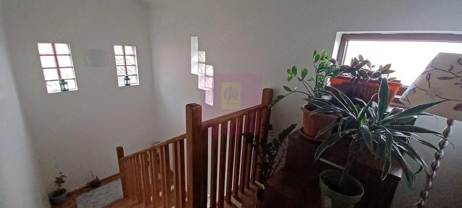 Casă cu 4 camere cu Teren 500 Mp în Săbăreni