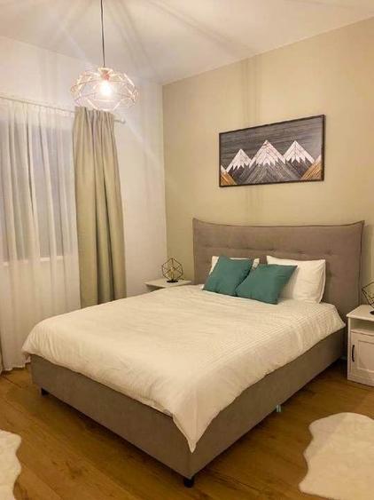 Apartament cu 3 camere semidecomandat, mobilat în Tunari