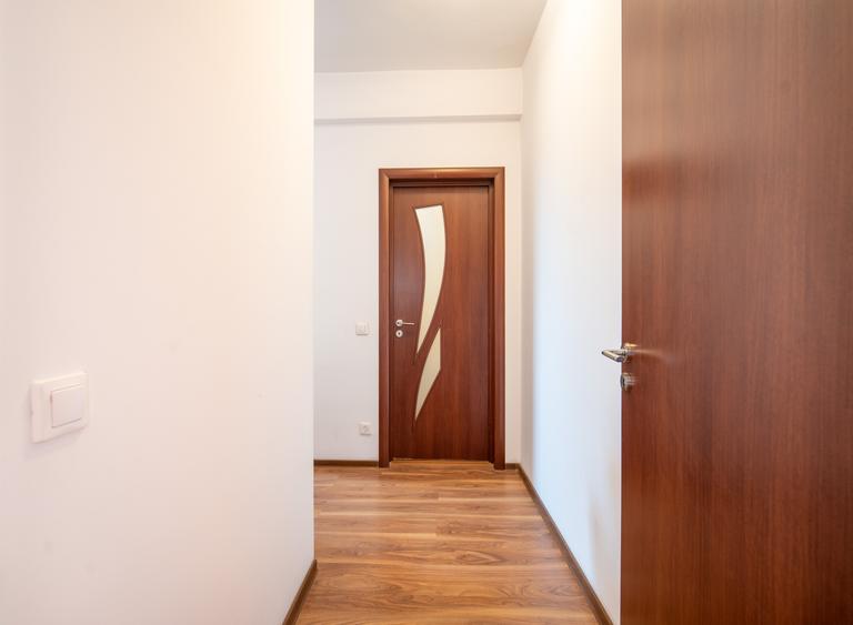 Apartament cu 3 camere în 1 Mai