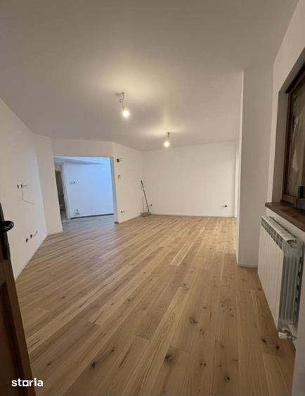Apartament cu 3 camere decomandat în Boema