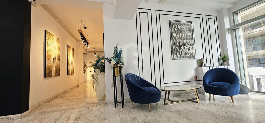 Apartament cu 2 camere semidecomandat, mobilat în Central