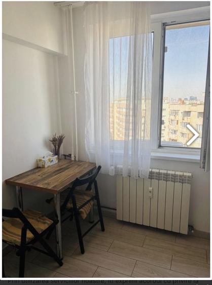 Apartament cu 3 camere semidecomandat în Obor