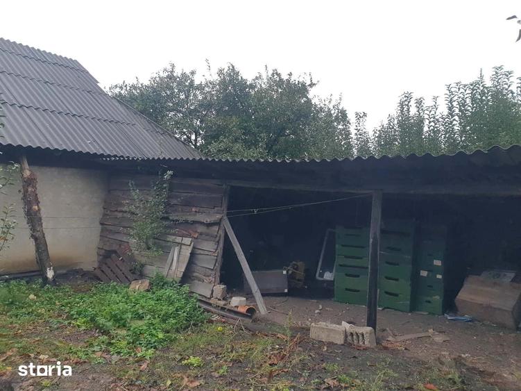 Casă cu Teren 1800 Mp în Vadu Moldovei