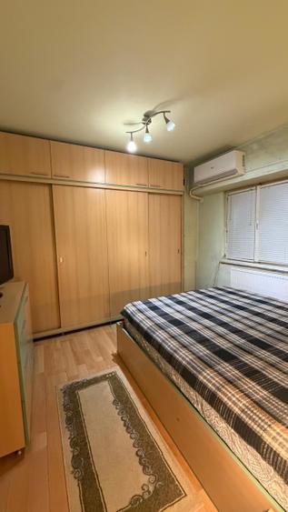Apartament cu 3 camere decomandat în Calea București