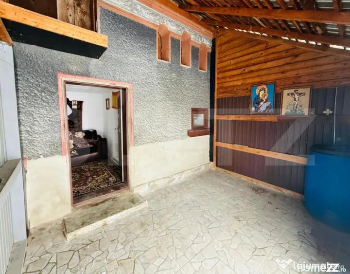 Casă cu 3 camere cu Teren 1948 Mp în Central