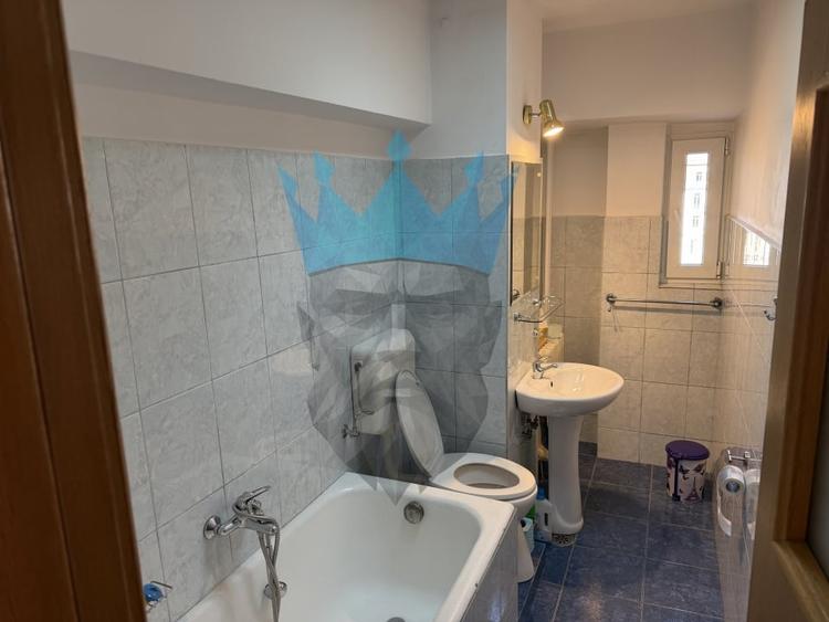 Apartament cu 2 camere decomandat în P-ța Unirii