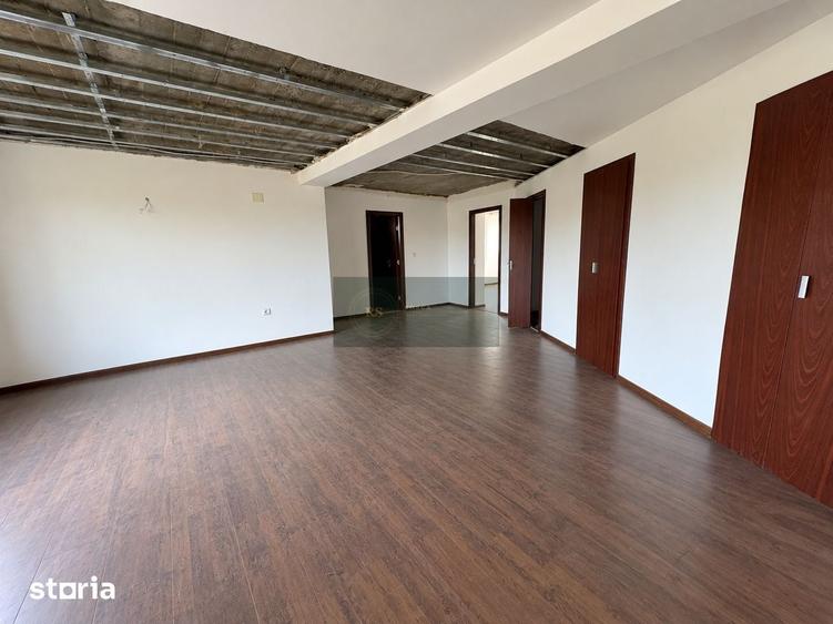 Casă cu 5 camere cu Teren 1895 Mp în Hărman