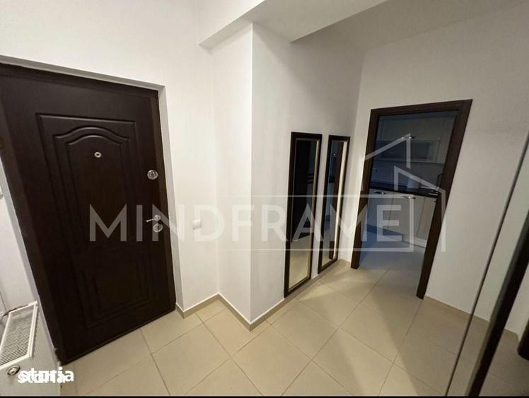 Apartament cu 3 camere în Apărătorii Patriei