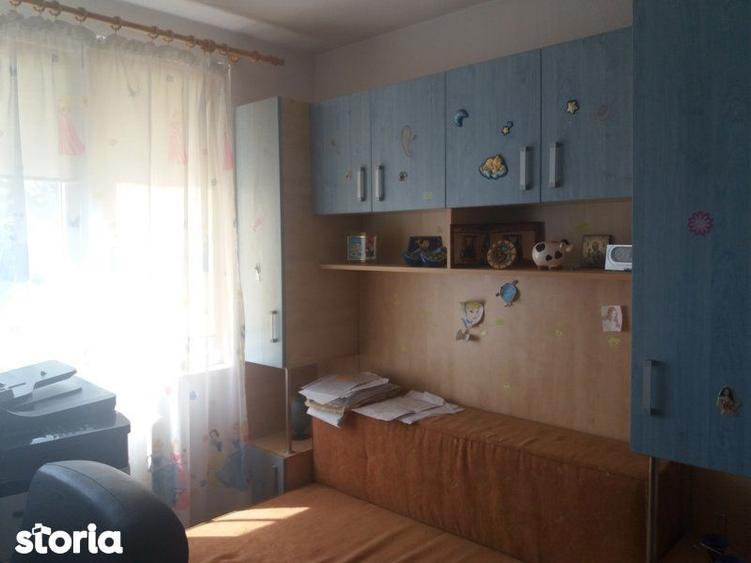 Apartament cu 3 camere decomandat în Drumul Taberei — fotografia 2