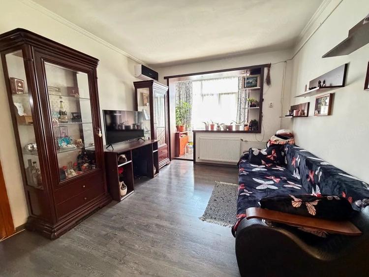 Apartament cu 2 camere semidecomandat în Frații Golești