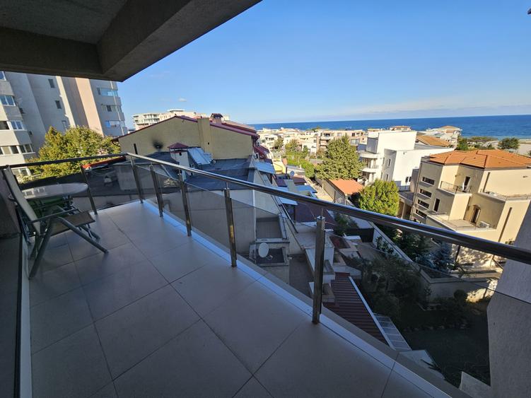 Apartament cu 3 camere decomandat, mobilat în Faleza Nord