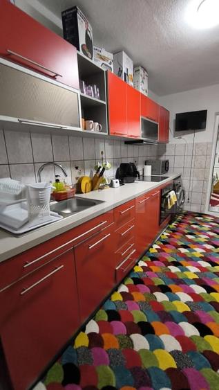 Apartament cu 3 camere decomandat, mobilat în Burdujeni