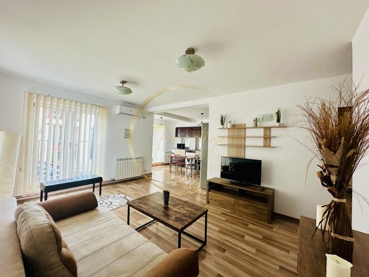 Apartament cu 3 camere semidecomandat în Zorilor