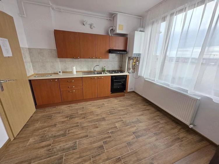 Apartament cu 2 camere semidecomandat în Aradului