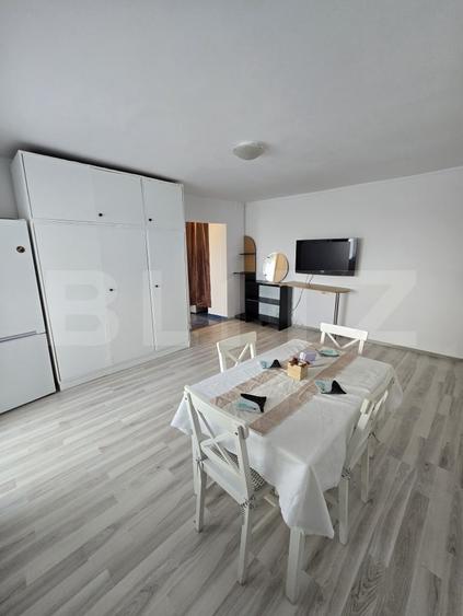 Apartament cu 3 camere semidecomandat, mobilat în Soarelui