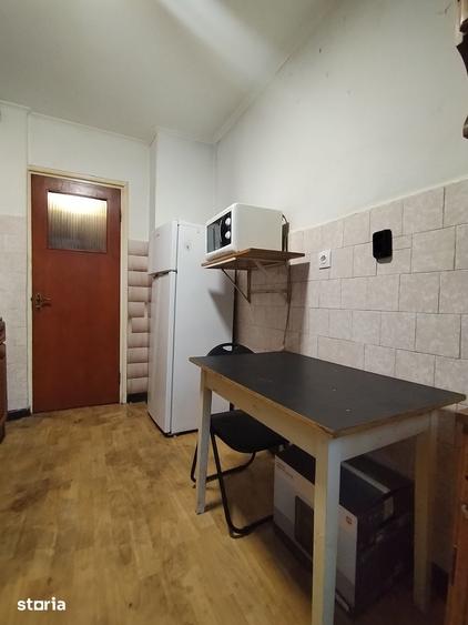 Apartament cu 2 camere decomandat în Vitan