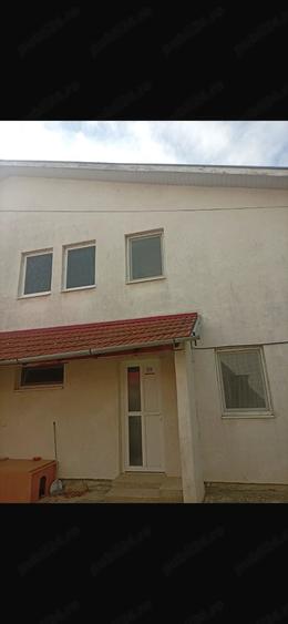Casă cu 3 camere cu Teren 75 Mp în Exterior Vest