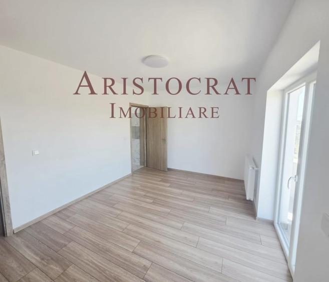 Casă cu 5 camere cu Teren 480 Mp în Corbeanca