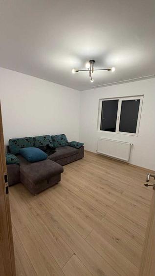 Apartament cu 3 camere decomandat în Dobroești