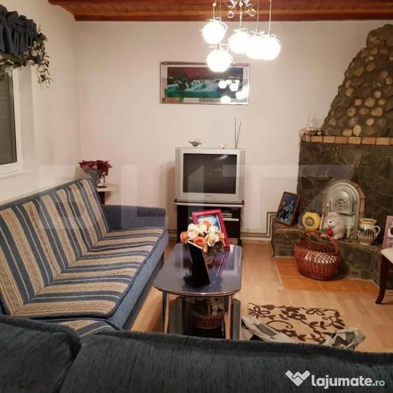 Casă cu 5 camere cu Teren 586 Mp în Poiana Țapului
